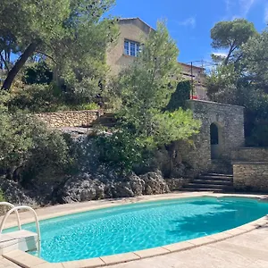 https://le-gite-sous-les-pins.fr-provencehotel.com